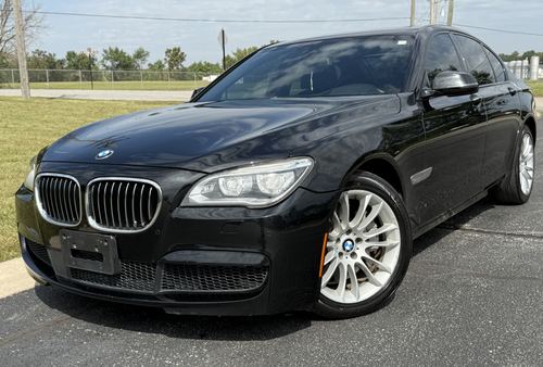 2014 BMW 750 i xDrive — photo 18