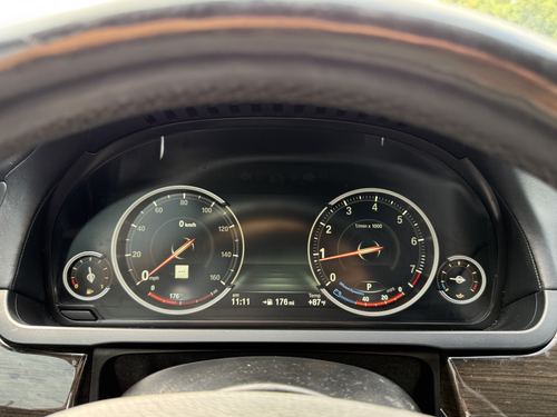 2014 BMW 750 i xDrive — photo 21
