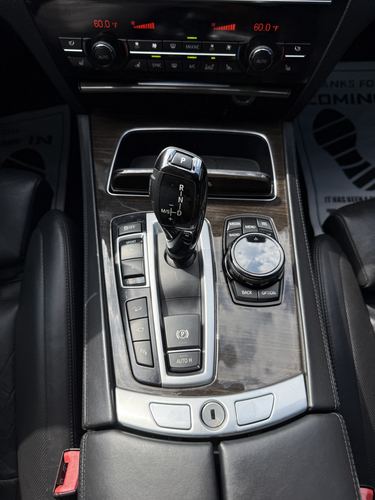 2014 BMW 750 i xDrive — photo 22
