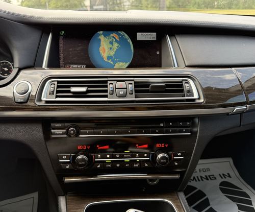 2014 BMW 750 i xDrive — photo 23