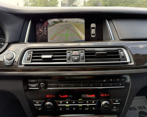 2014 BMW 750 i xDrive — photo 24