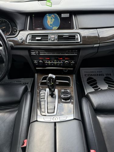 2014 BMW 750 i xDrive — photo 35