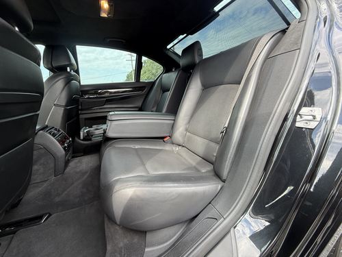 2014 BMW 750 i xDrive — photo 40