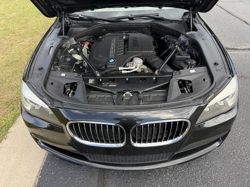 2013 BMW 740 Li — photo 2