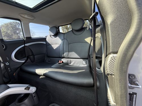 2010 Mini Clubman S — photo 29