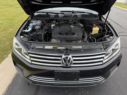 2016 VW Touareg Sport (FSI Only), Sport w/ Technology, Lux, Executive — photo 2