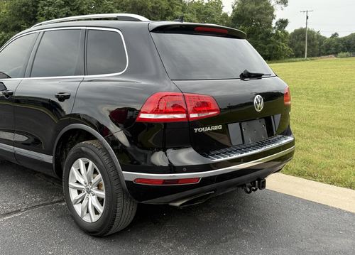 2016 VW Touareg Sport (FSI Only), Sport w/ Technology, Lux, Executive — photo 9