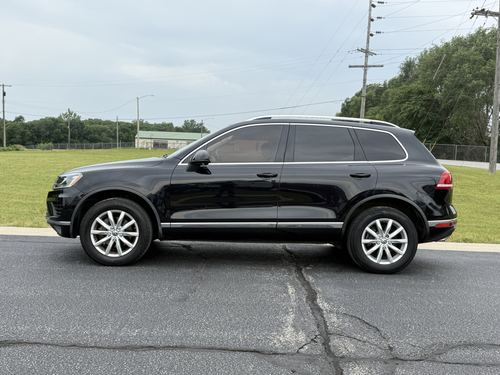 2016 VW Touareg Sport (FSI Only), Sport w/ Technology, Lux, Executive — photo 13