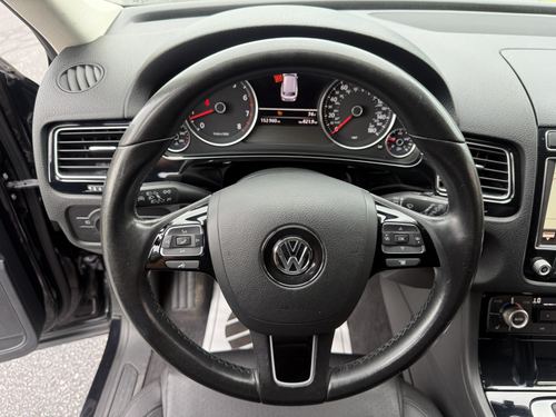 2016 VW Touareg Sport (FSI Only), Sport w/ Technology, Lux, Executive — photo 23