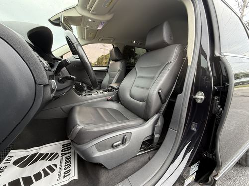 2016 VW Touareg Sport (FSI Only), Sport w/ Technology, Lux, Executive — photo 28