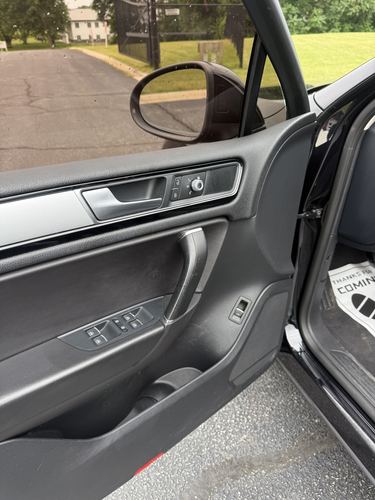 2016 VW Touareg Sport (FSI Only), Sport w/ Technology, Lux, Executive — photo 30
