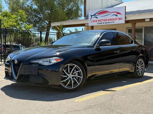 2017 Alfa Romeo Giulia — photo 2