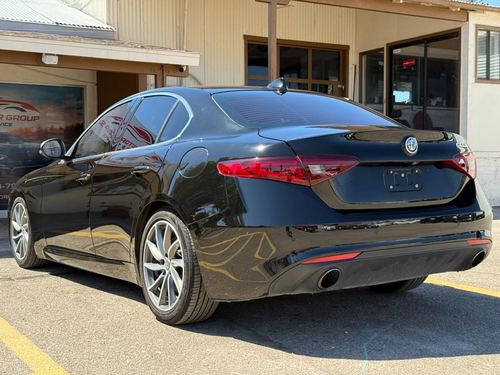 2017 Alfa Romeo Giulia — photo 7