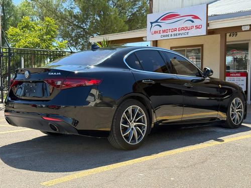 2017 Alfa Romeo Giulia — photo 9