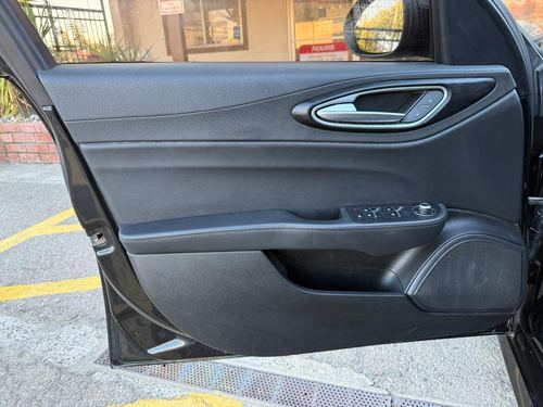 2017 Alfa Romeo Giulia — photo 30