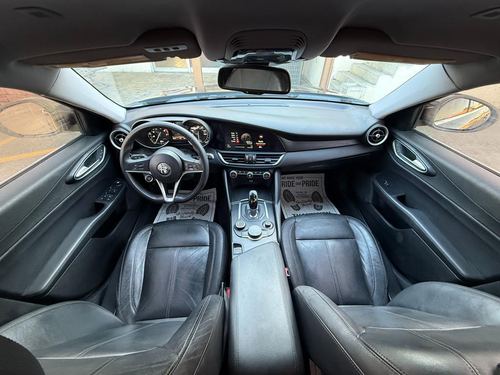 2017 Alfa Romeo Giulia — photo 14