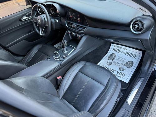 2017 Alfa Romeo Giulia — photo 17