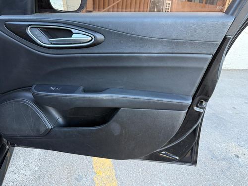 2017 Alfa Romeo Giulia — photo 31