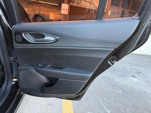 2017 Alfa Romeo Giulia — photo 32