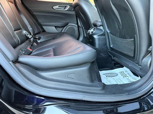 2017 Alfa Romeo Giulia — photo 23