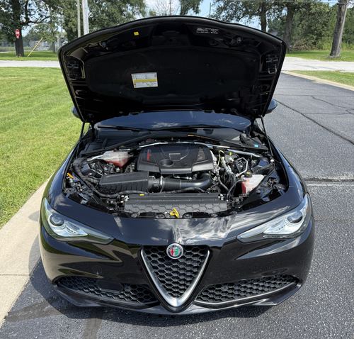 2017 Alfa Romeo Giulia Base — photo 4