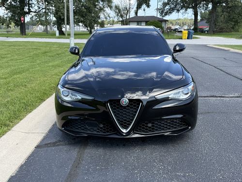 2017 Alfa Romeo Giulia Base — photo 6