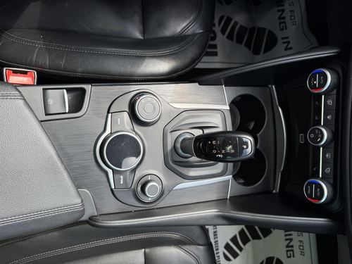 2017 Alfa Romeo Giulia Base — photo 21