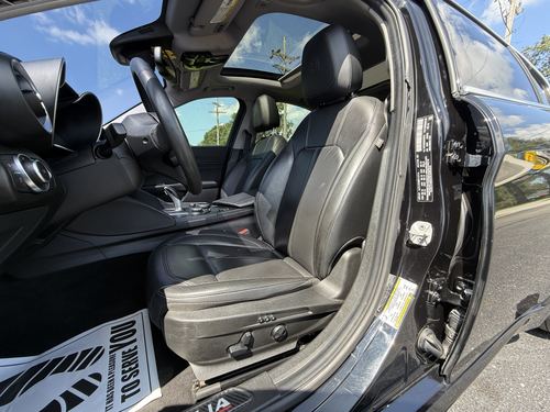 2017 Alfa Romeo Giulia Base — photo 29