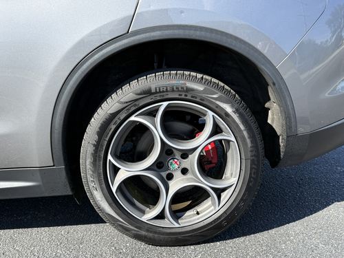 2018 Alfa Romeo Stelvio Ti — photo 8