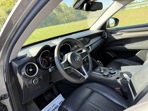 2018 Alfa Romeo Stelvio Ti — photo 12