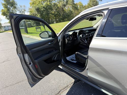 2018 Alfa Romeo Stelvio Ti — photo 27