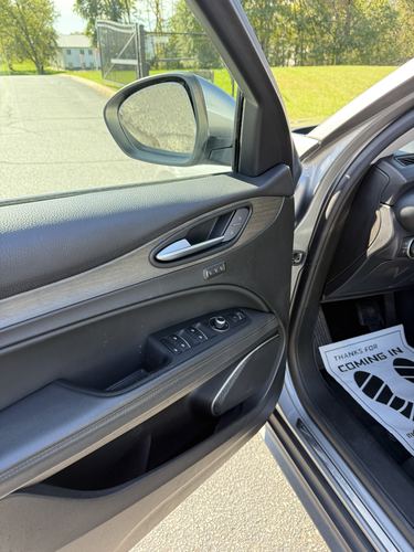 2018 Alfa Romeo Stelvio Ti — photo 28