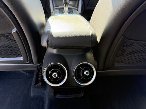 2018 Alfa Romeo Stelvio Ti — photo 31